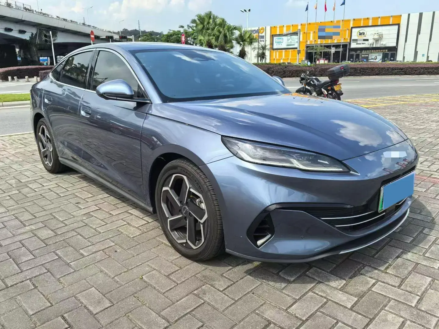 2024 BYD SEAL thumbnail 3