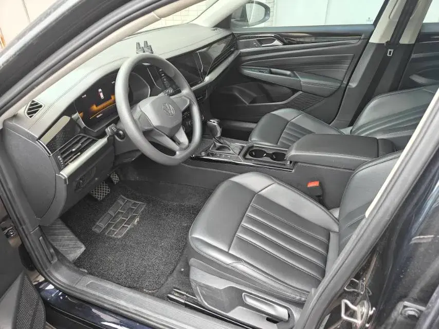 2022 VOLKSWAGEN PASSAT thumbnail 4