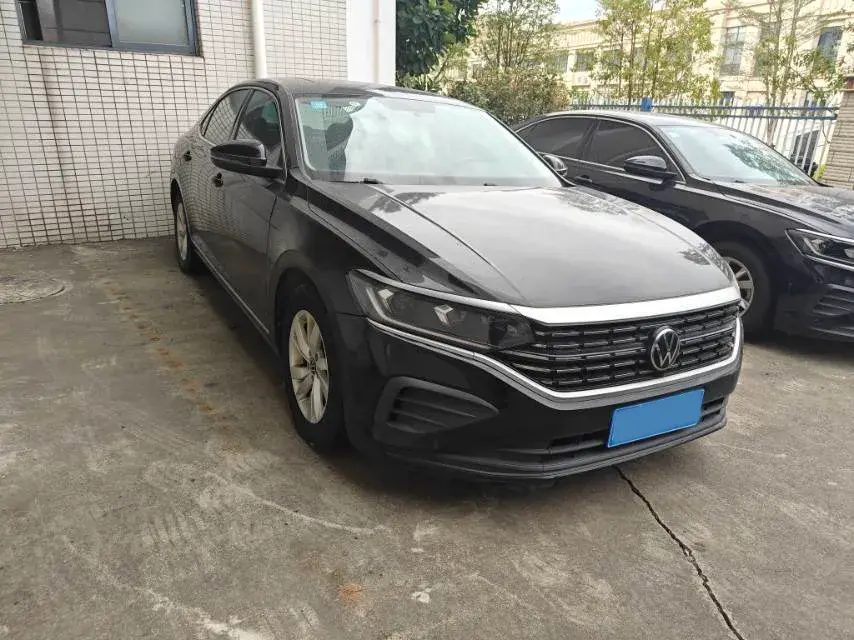 2022 VOLKSWAGEN PASSAT thumbnail 2