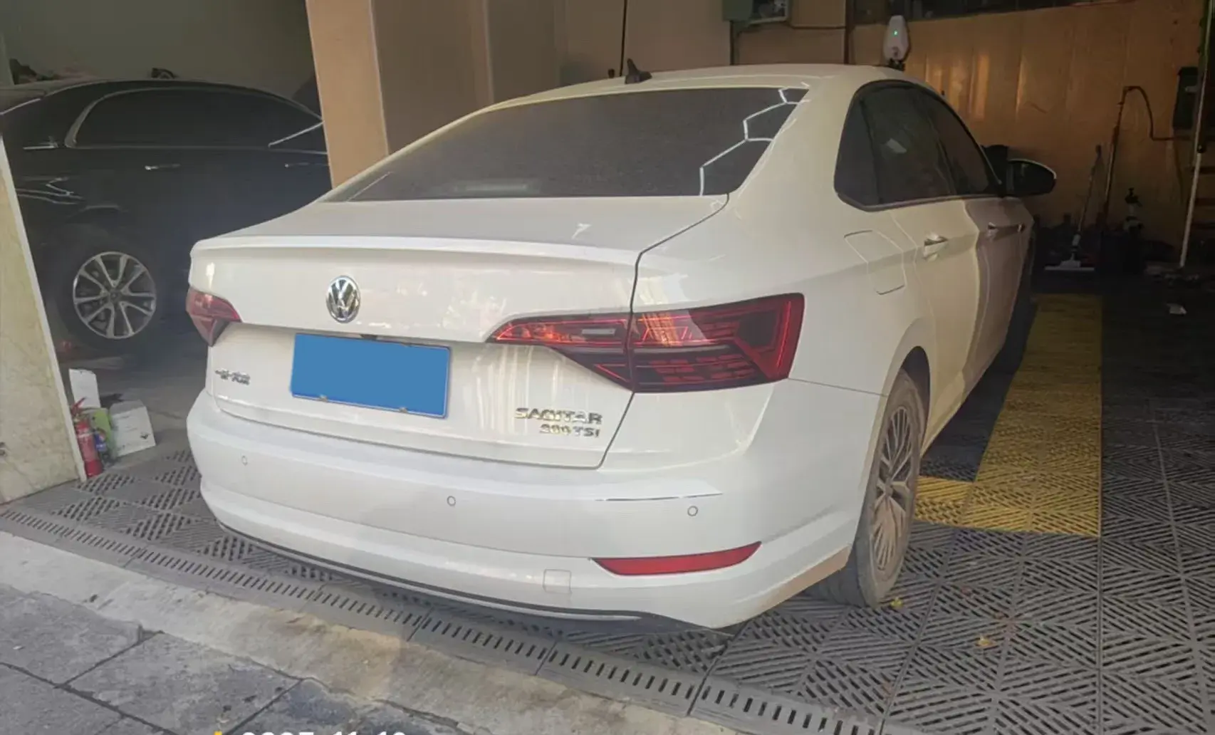 2021 VOLKSWAGEN SAGITAR thumbnail 3