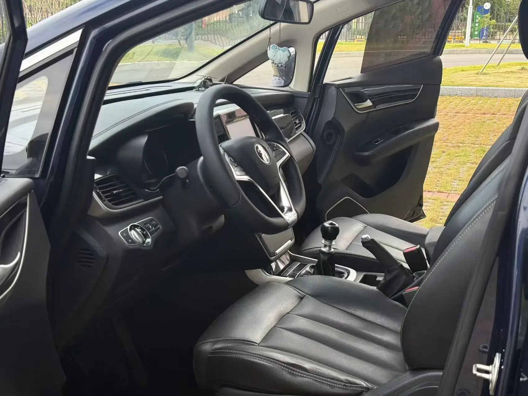 2018 BYD SONG thumbnail 4