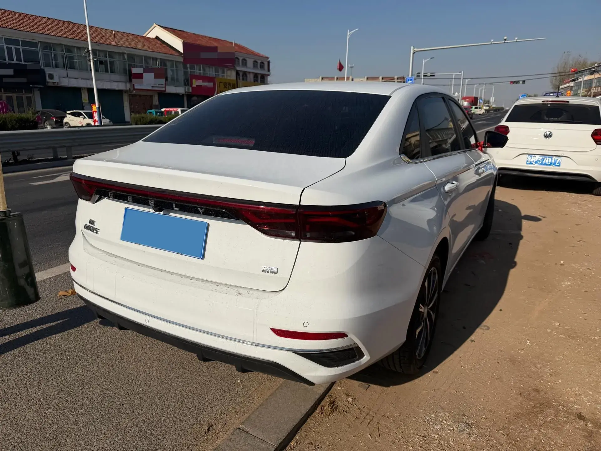 2023 GEELY EMGRAND thumbnail 4