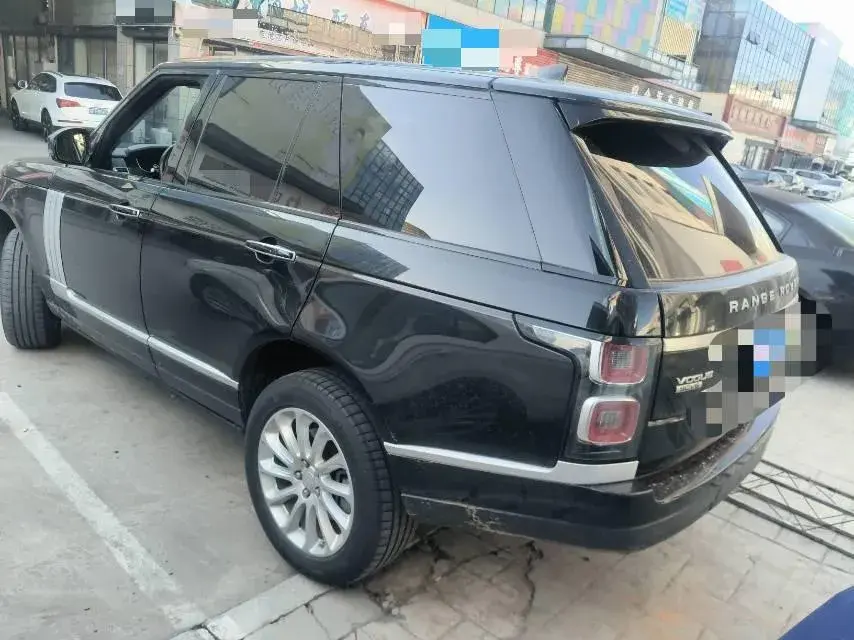 2019 LAND ROVER thumbnail 4