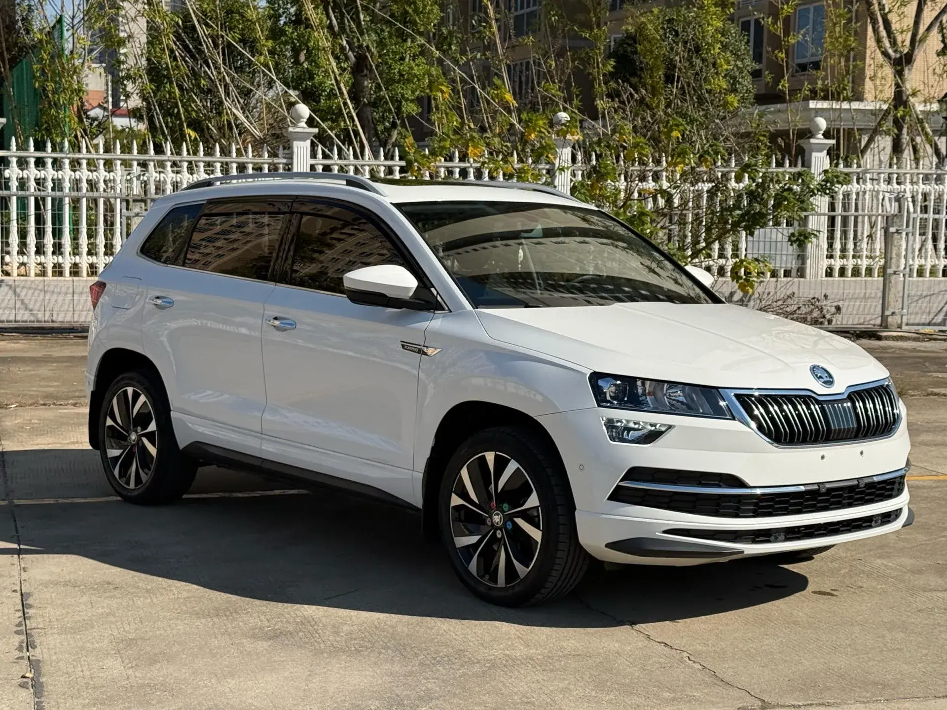 2022 SKODA KAROQ thumbnail 3