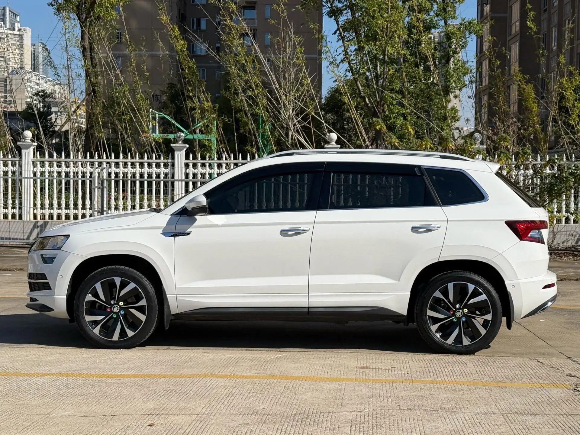 2022 SKODA KAROQ thumbnail 4