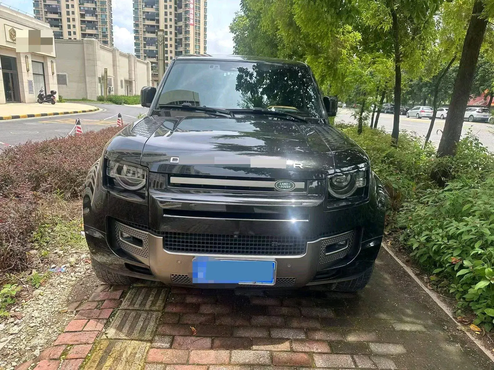 2023 LAND ROVER thumbnail 2