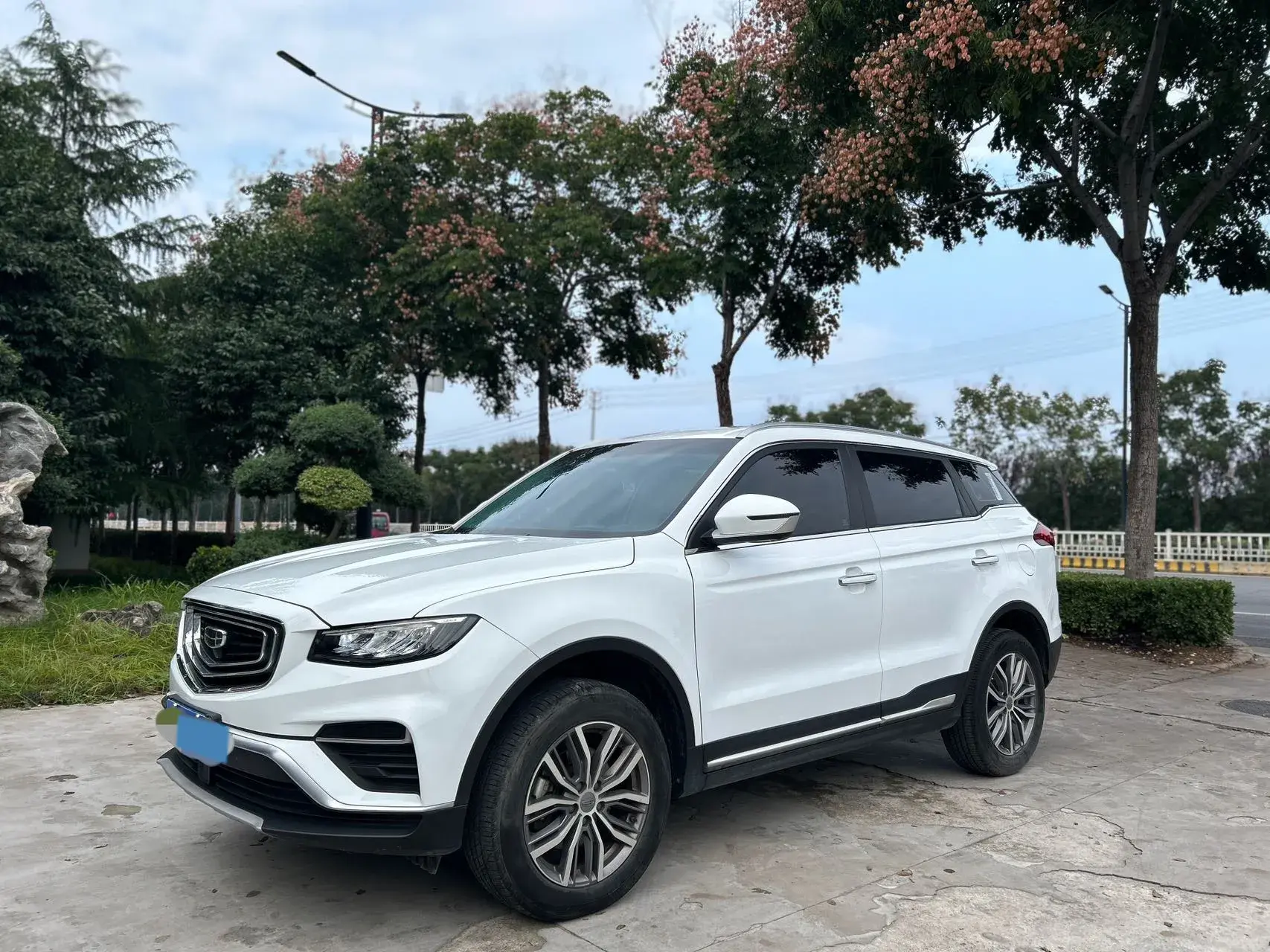 2020 GEELY AZKARRA view 1
