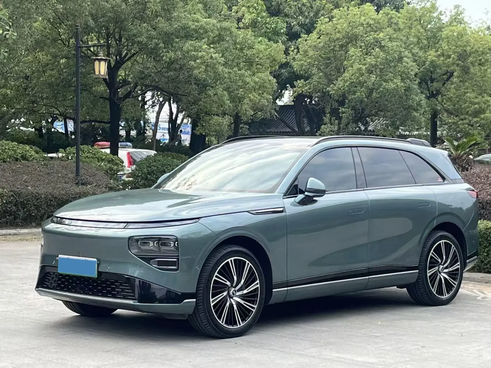 2024 XPENG G9 view 1