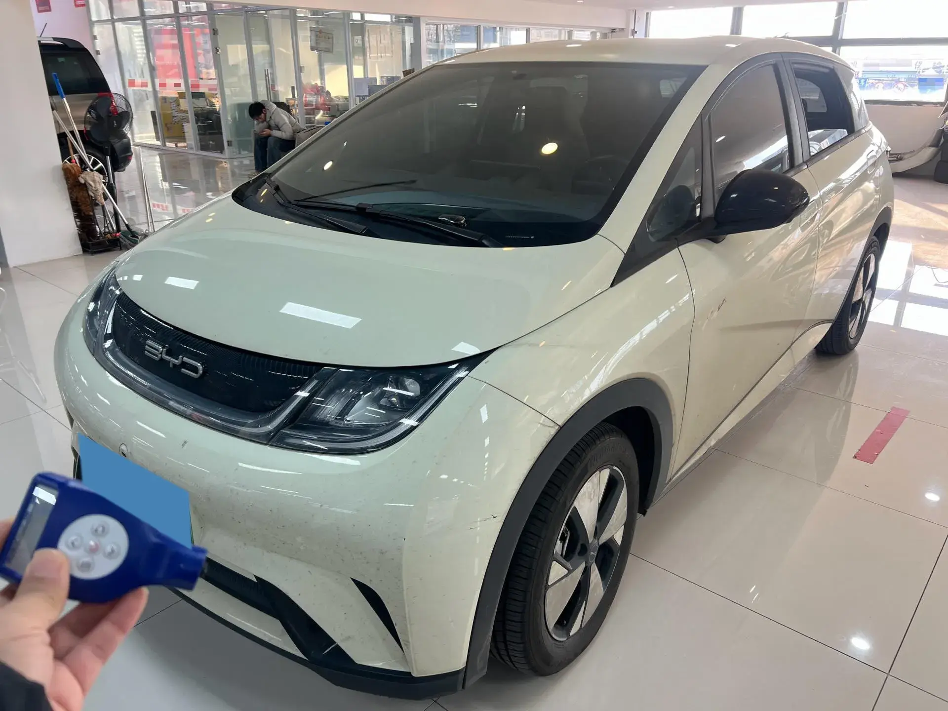 2023 BYD DOLPHIN view 1