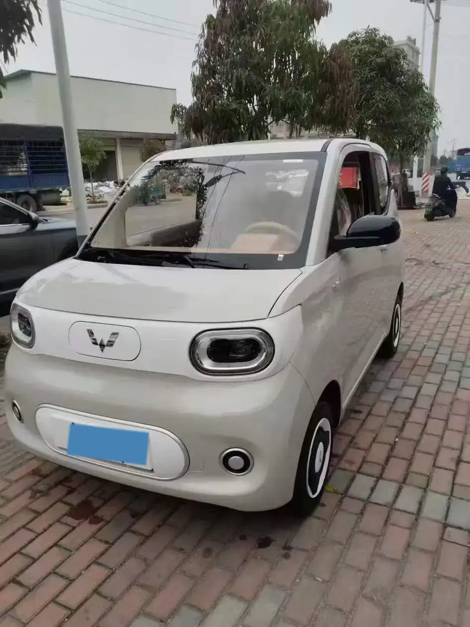 2024 WULING HONGGUANG view 1