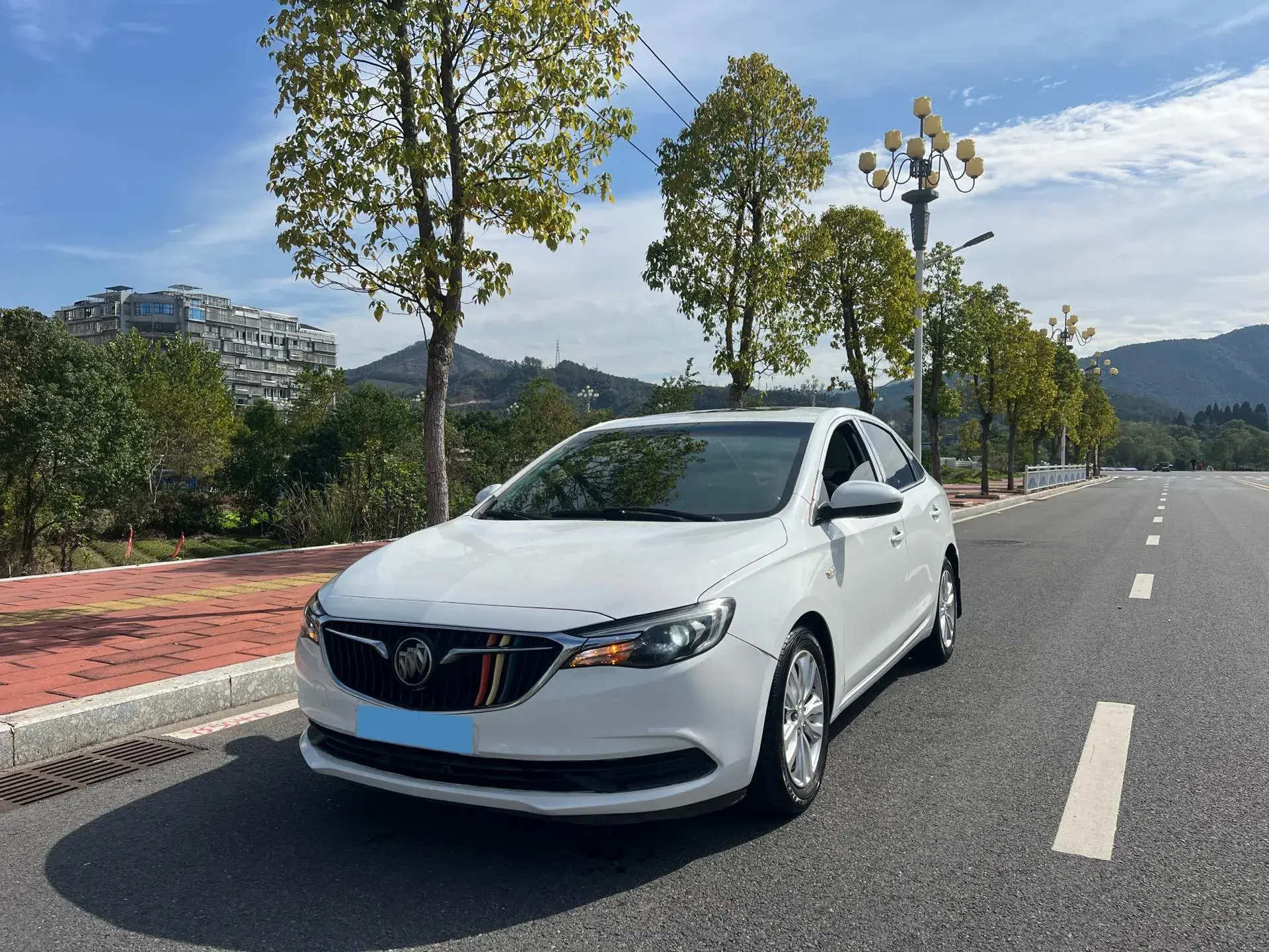 2020 BUICK REGAL view 1
