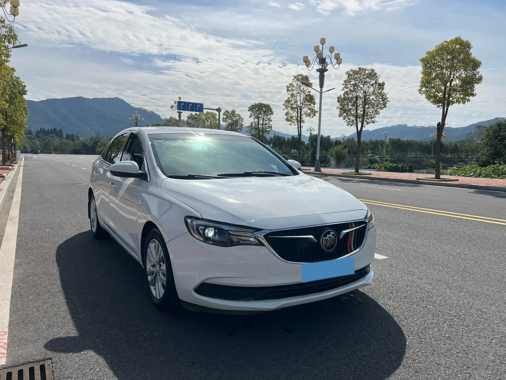 2020 BUICK REGAL thumbnail 2