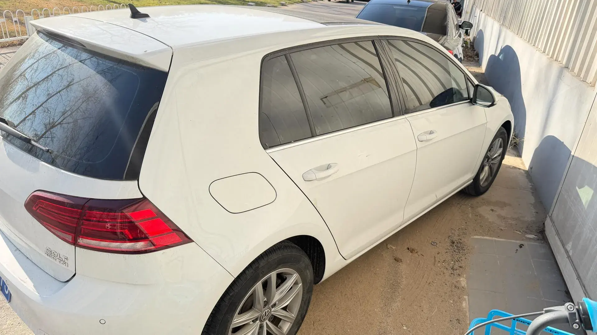 2019 VOLKSWAGEN GOLF thumbnail 3