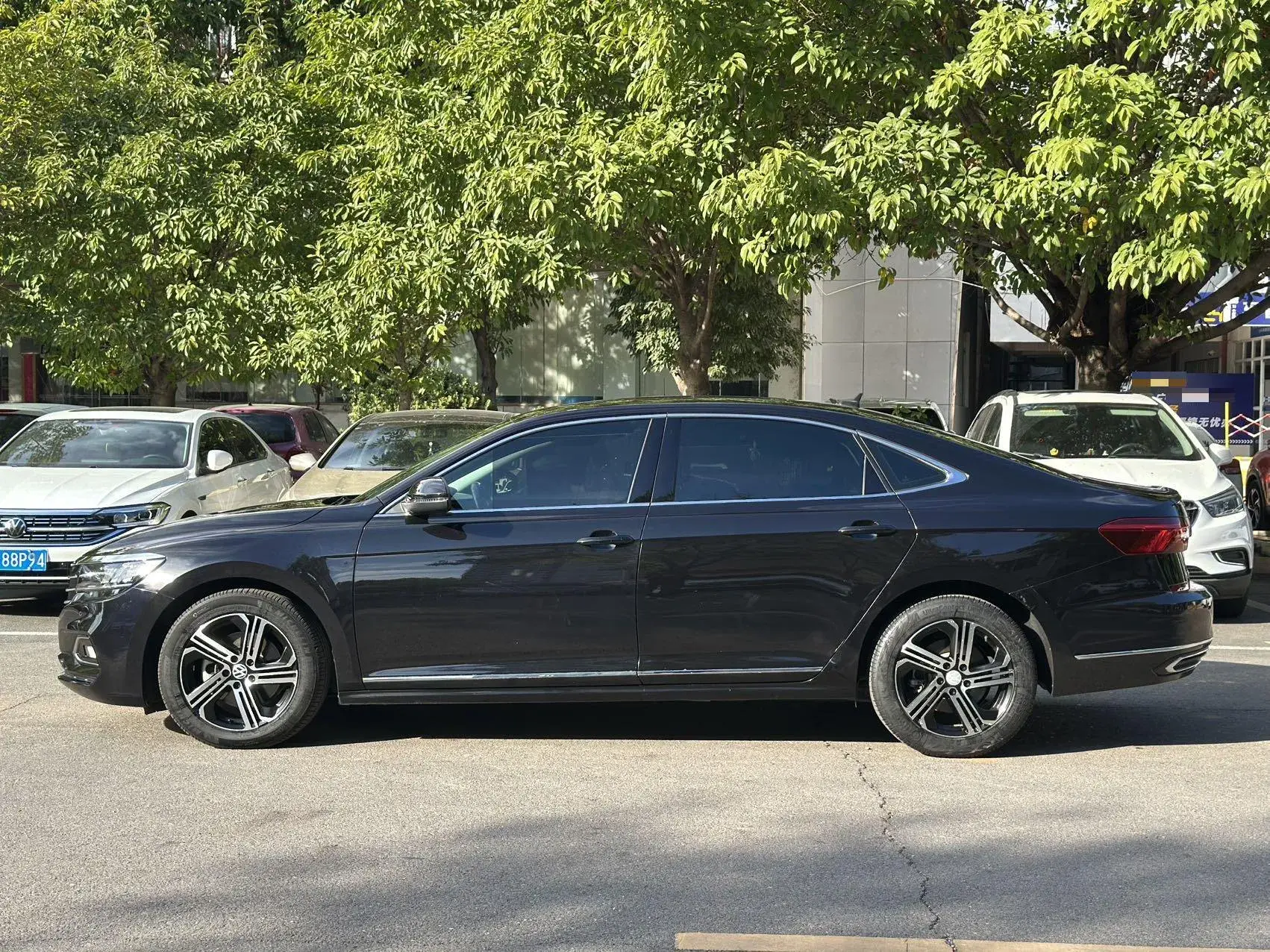 2020 VOLKSWAGEN PASSAT thumbnail 4
