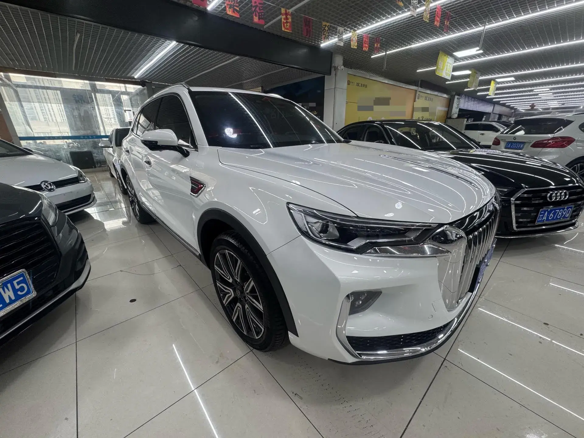 2022 HONGQI HS5 thumbnail 2