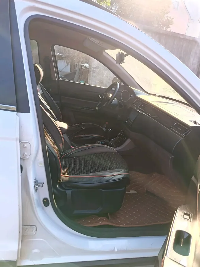 2016 LiFan MaiWei 1.5L 109HP L4 5MT,autocango,china used car exporter,china ev exporter,chinese used car exporter,chinese used ev exporter