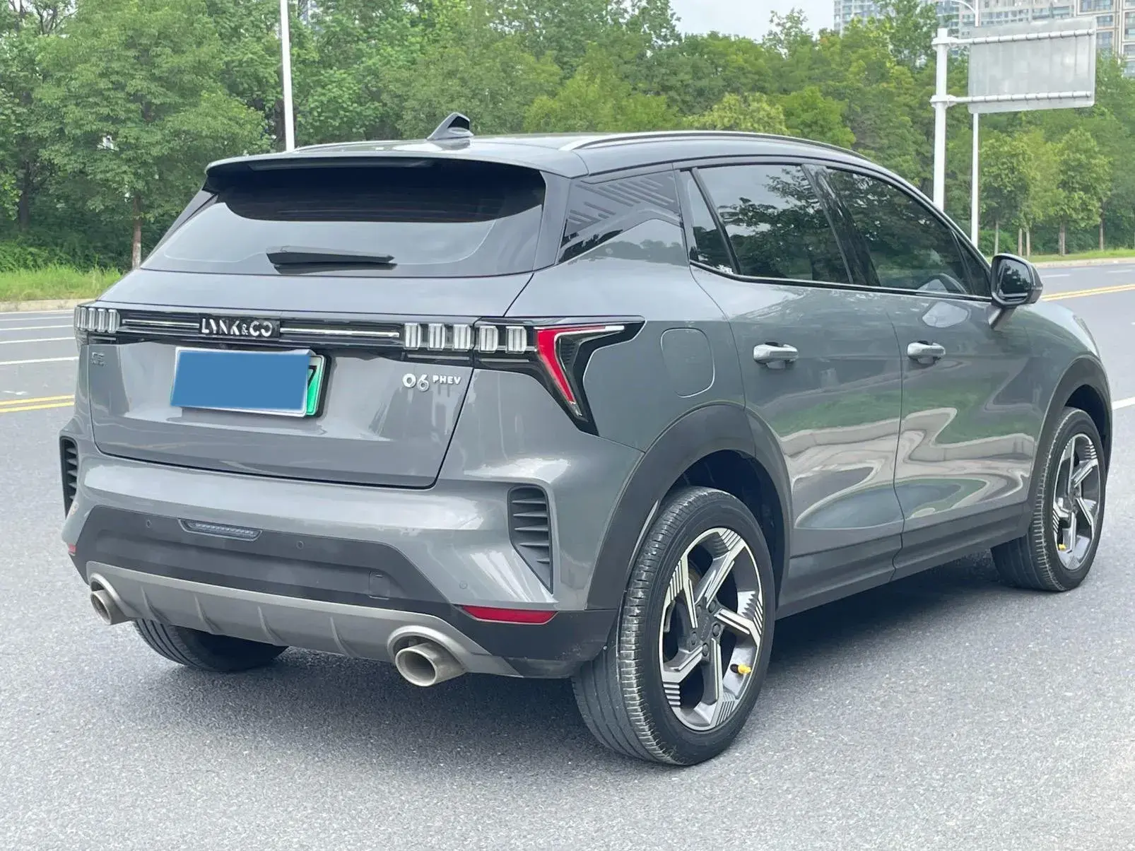 2022 LYNK&CO 06 thumbnail 4