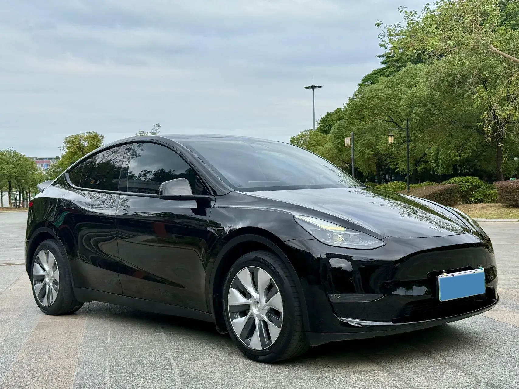 2021 TESLA MODEL thumbnail 3