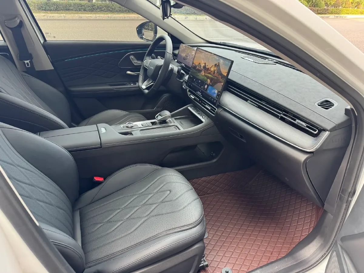 2025 Chery Arrizo 8 Pro 1.6T 197HP L4 7DCT,autocango,china used car exporter,china ev exporter,chinese used car exporter,chinese used ev exporter