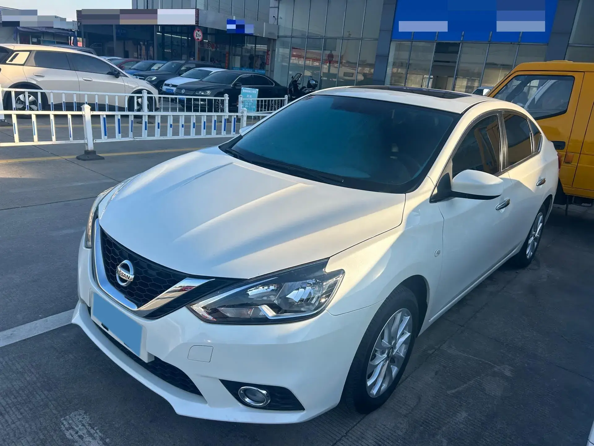 2021 NISSAN SYLPHY view 1