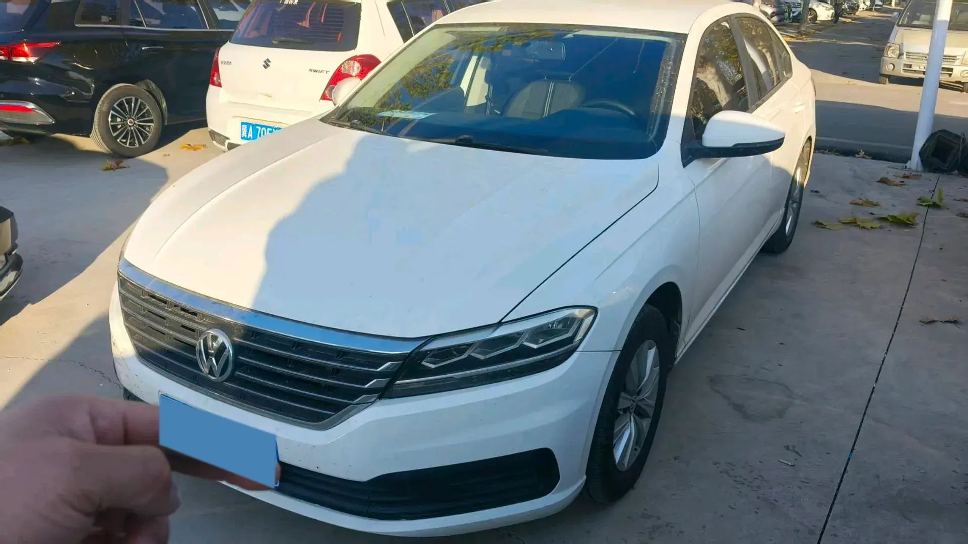 2019 VOLKSWAGEN LAVIDA view 1