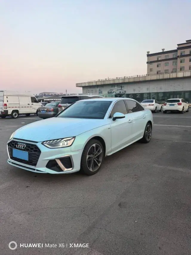 2023 AUDI A4L view 1