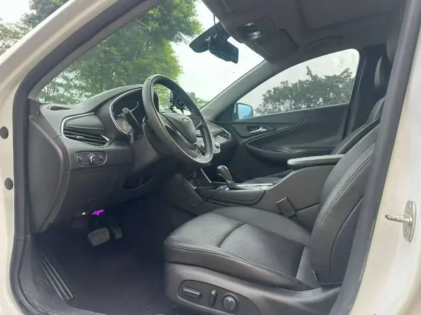 2019 CHEVROLET MALIBU thumbnail 4