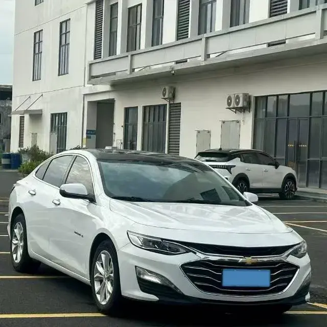 2019 CHEVROLET MALIBU thumbnail 2