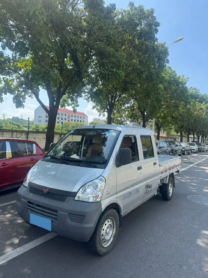 2022 WuLing RongGuang Mini Truck 1.5L 99HP L4 5MT