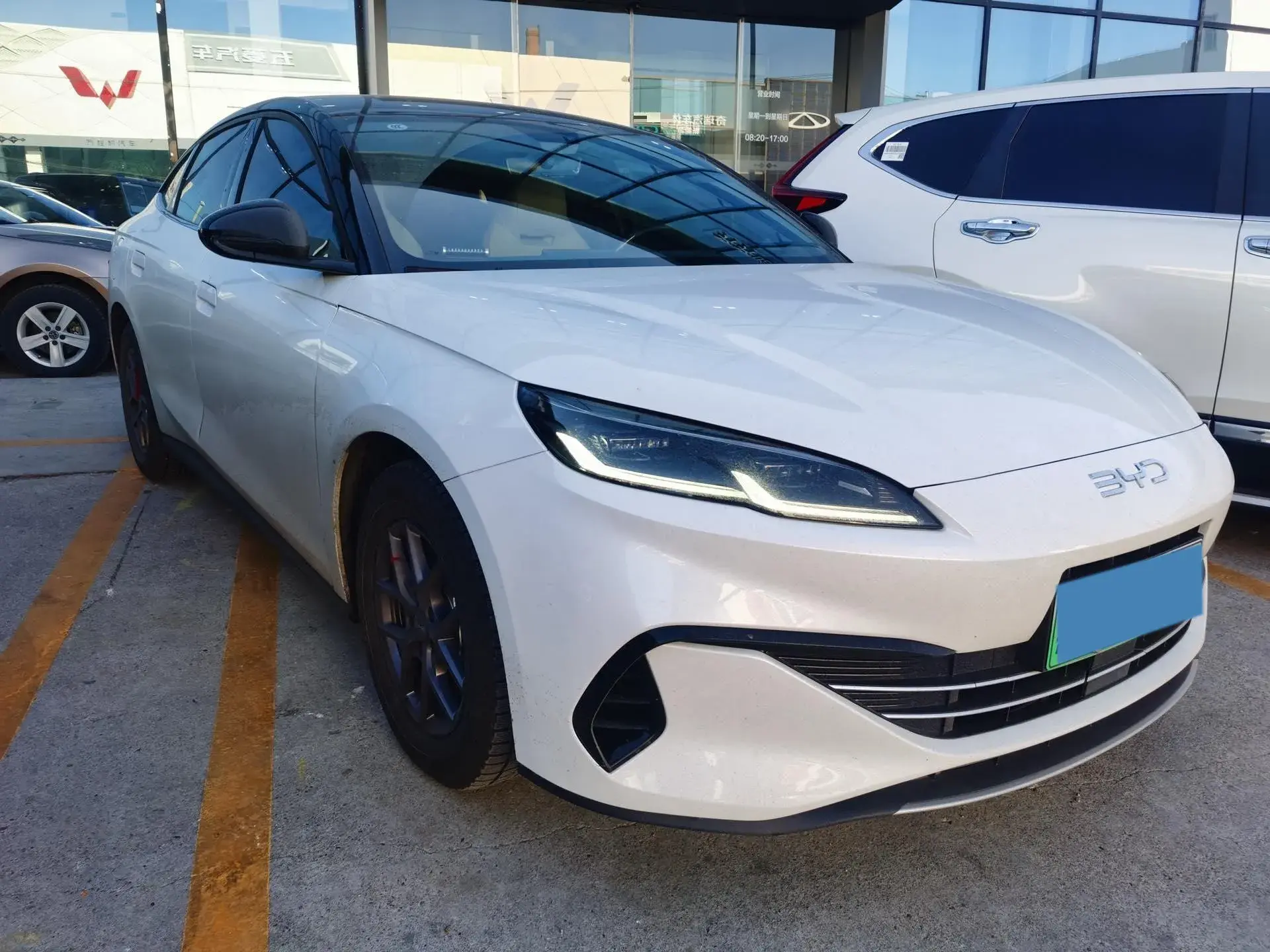 2024 BYD QINL thumbnail 3