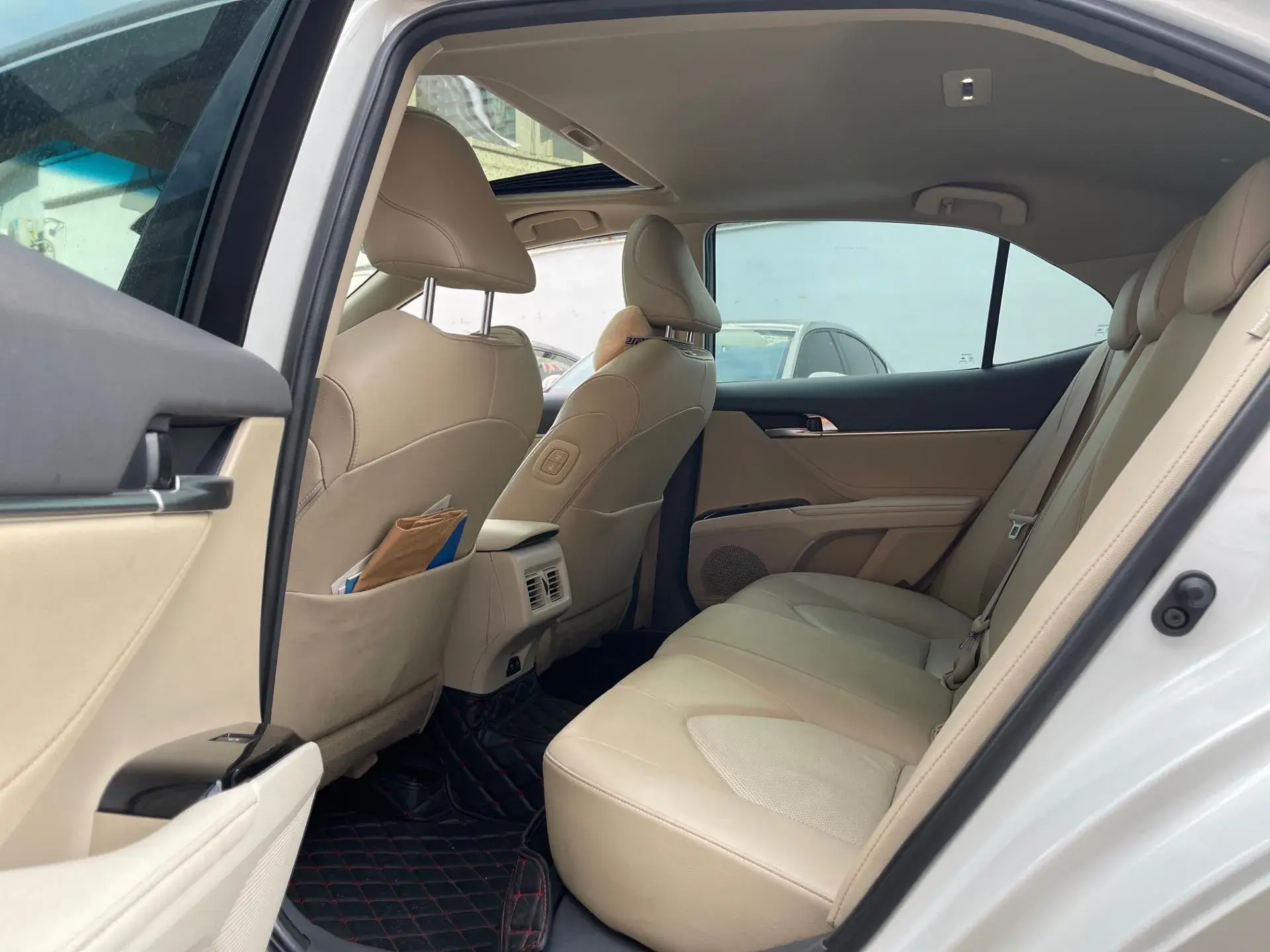 2019 TOYOTA CAMRY thumbnail 4