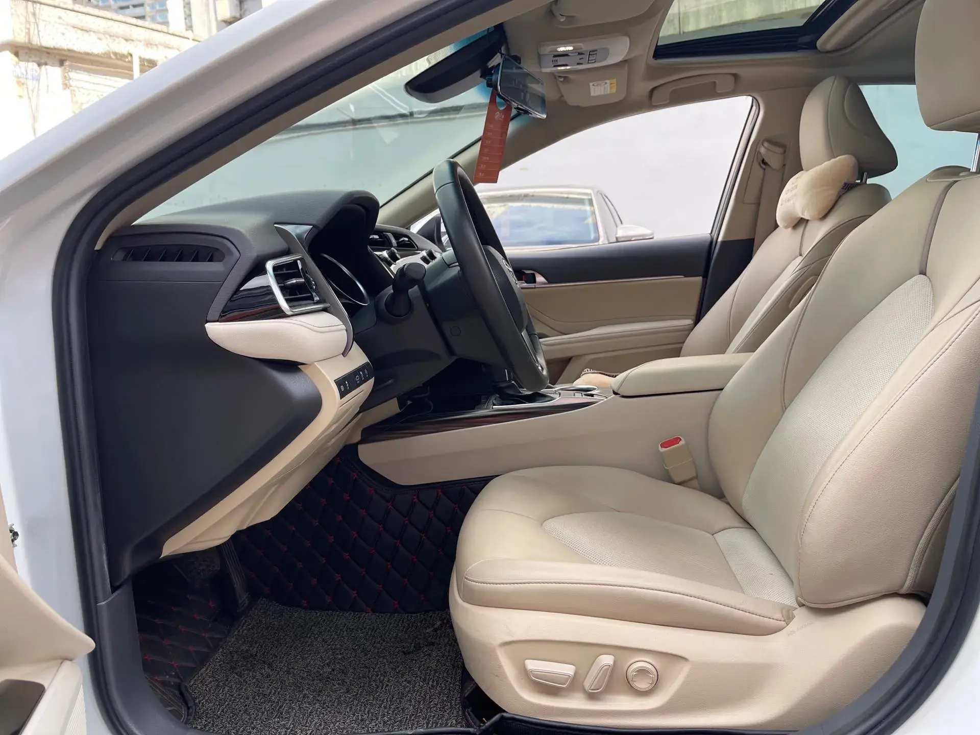 2019 TOYOTA CAMRY thumbnail 2