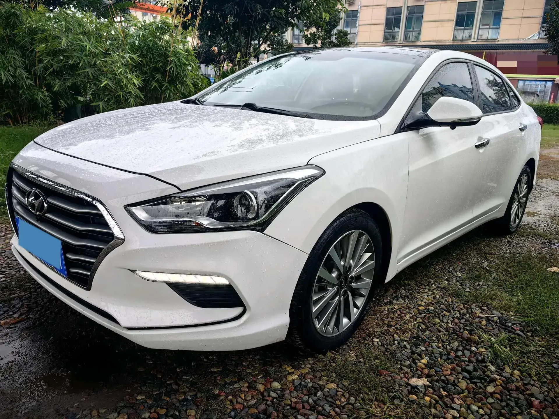 2017 HYUNDAI MISTRA view 1