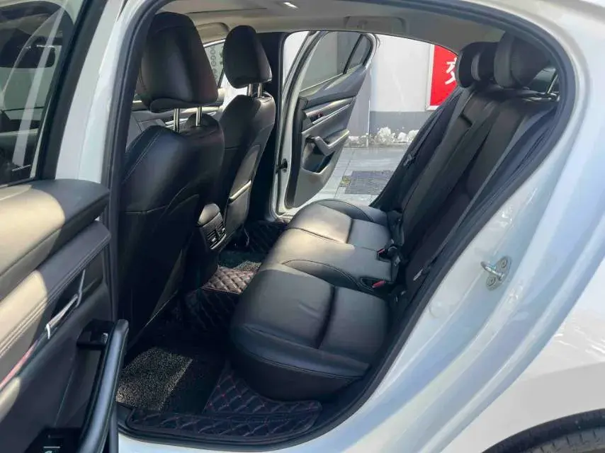 2021 MAZDA 3 thumbnail 3