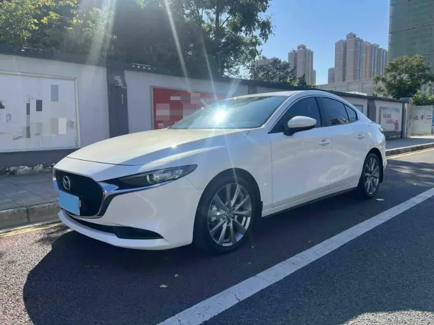 2021 MAZDA 3 view 1