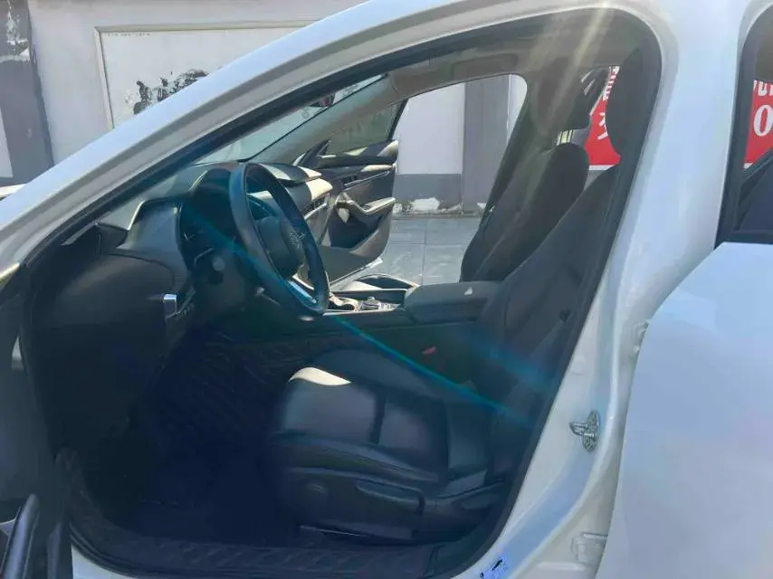 2021 MAZDA 3 thumbnail 2