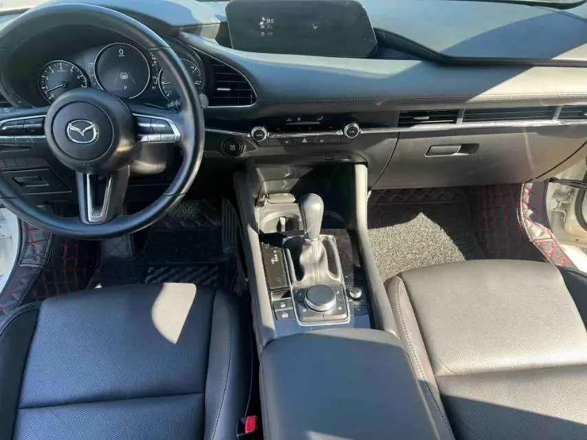 2021 MAZDA 3 thumbnail 4