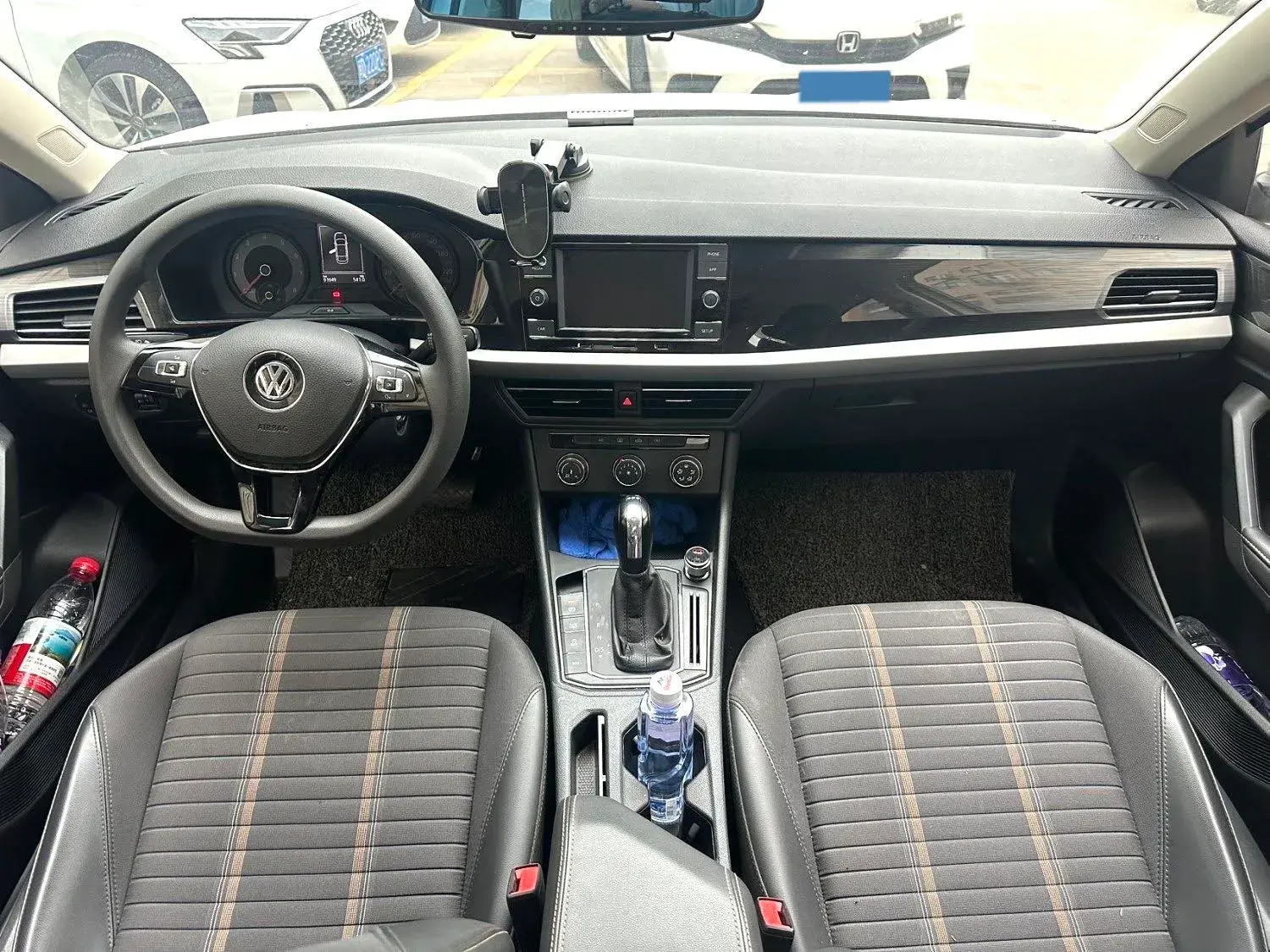 2019 VOLKSWAGEN LAVIDA thumbnail 3