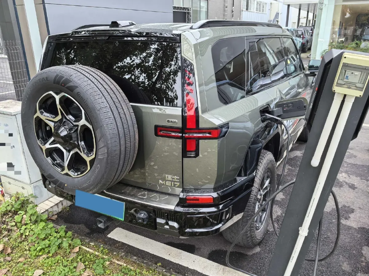 2025 M Hero WarriorM817 1.5T 197HP L4 2DHT PHEV,autocango,china used car exporter,china ev exporter,chinese used car exporter,chinese used ev exporter