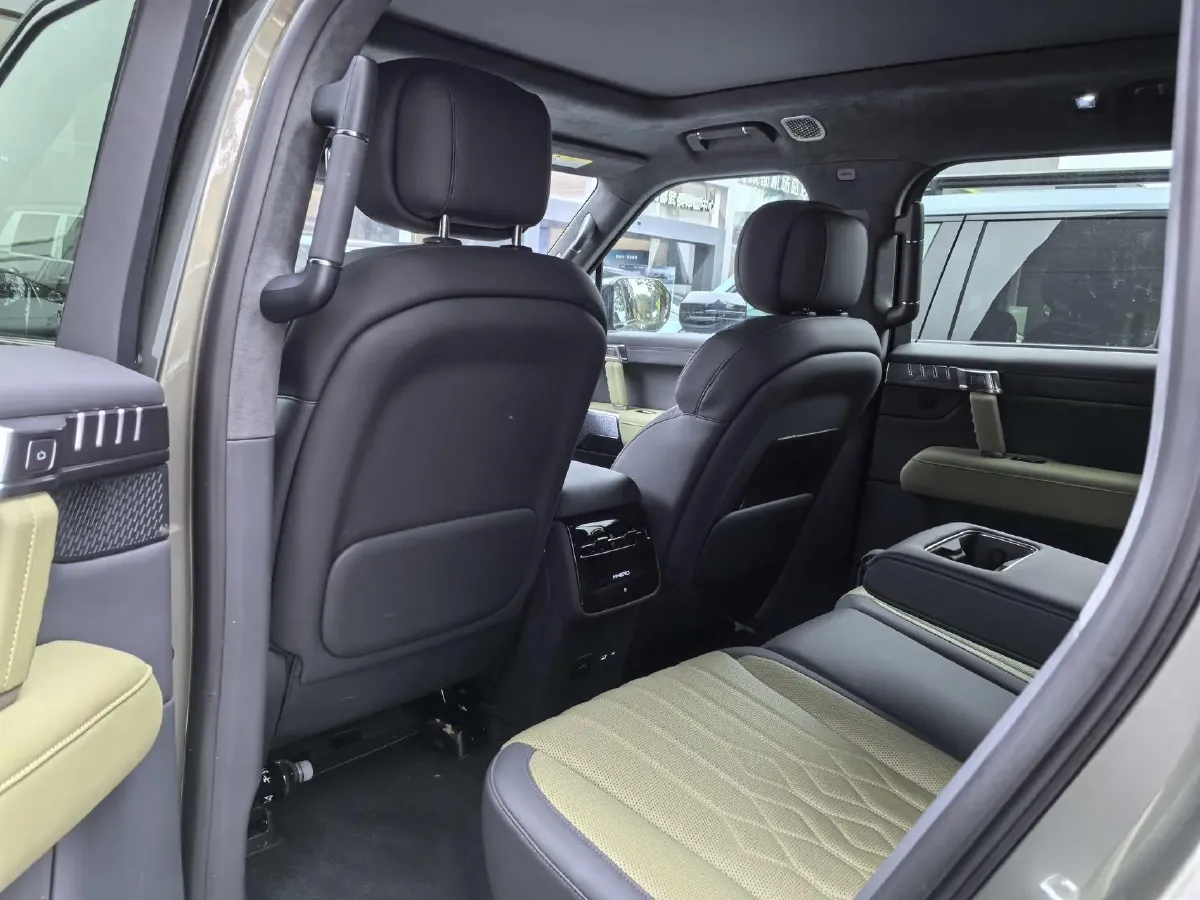 2025 M Hero WarriorM817 1.5T 197HP L4 2DHT PHEV,autocango,china used car exporter,china ev exporter,chinese used car exporter,chinese used ev exporter