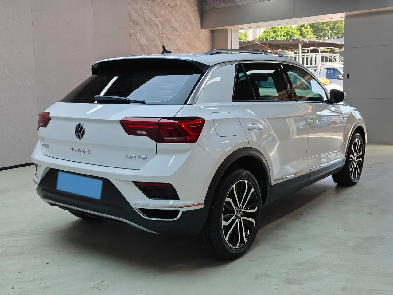 2022 VOLKSWAGEN T-ROC thumbnail 4