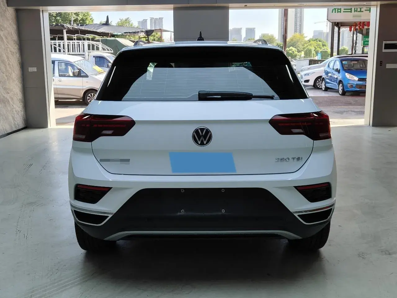 2022 VOLKSWAGEN T-ROC thumbnail 3