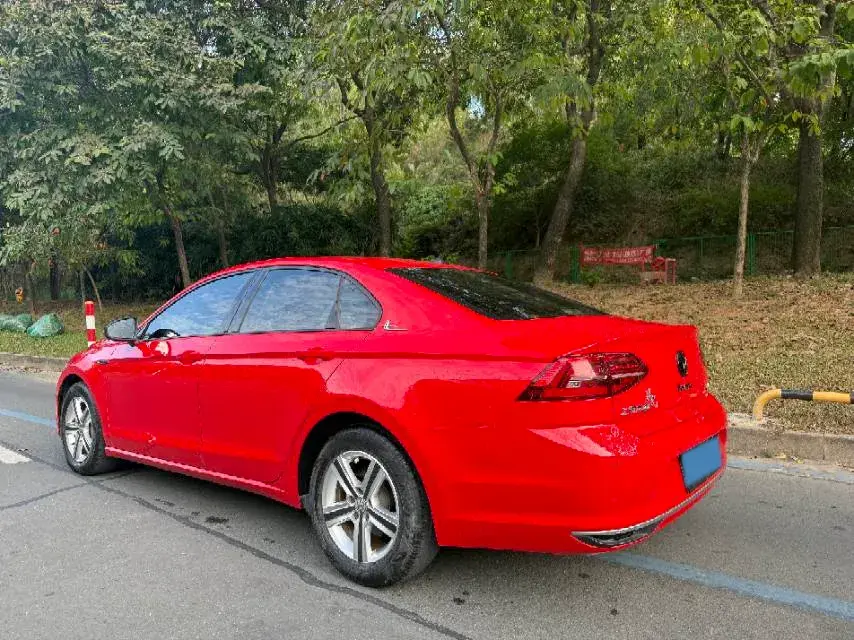 2019 VOLKSWAGEN LAMANDO thumbnail 3