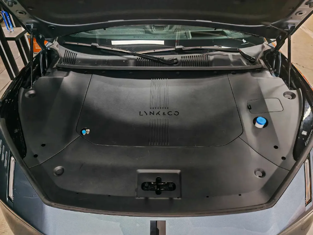 2024 LYNK&CO Z10 BEV 95KWH,autocango,china used car exporter,china ev exporter,chinese used car exporter,chinese used ev exporter