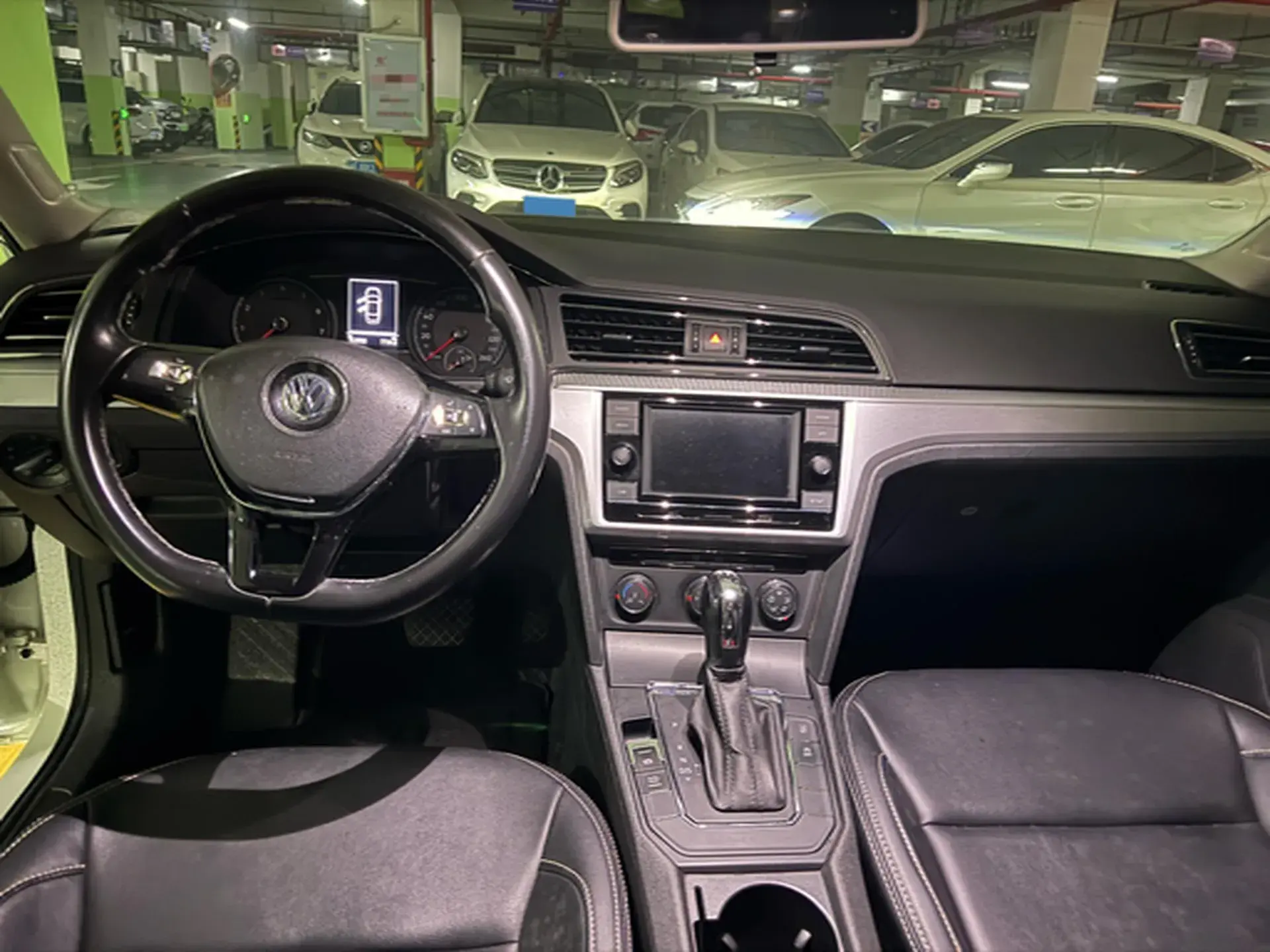 2019 VOLKSWAGEN LAMANDO thumbnail 3