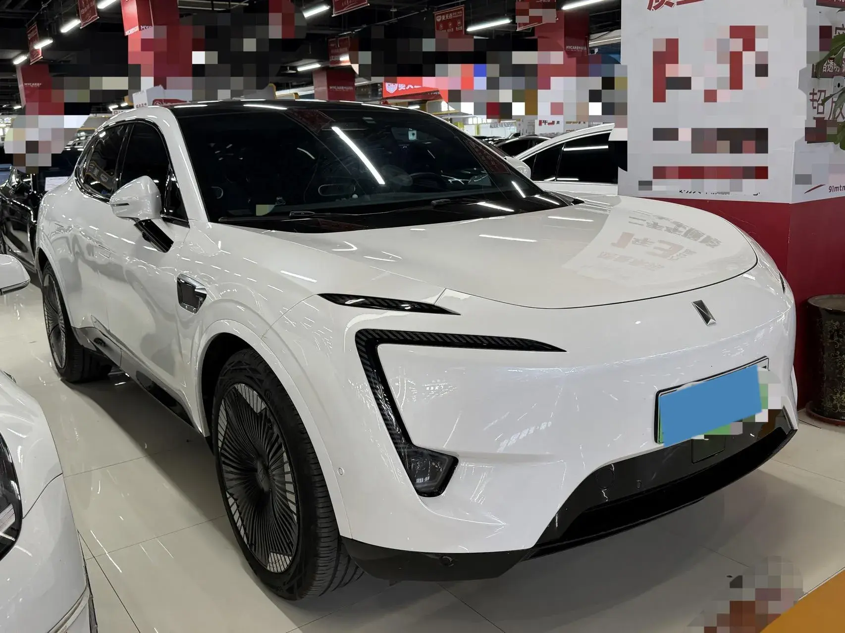 2023 AVATR 11 thumbnail 3