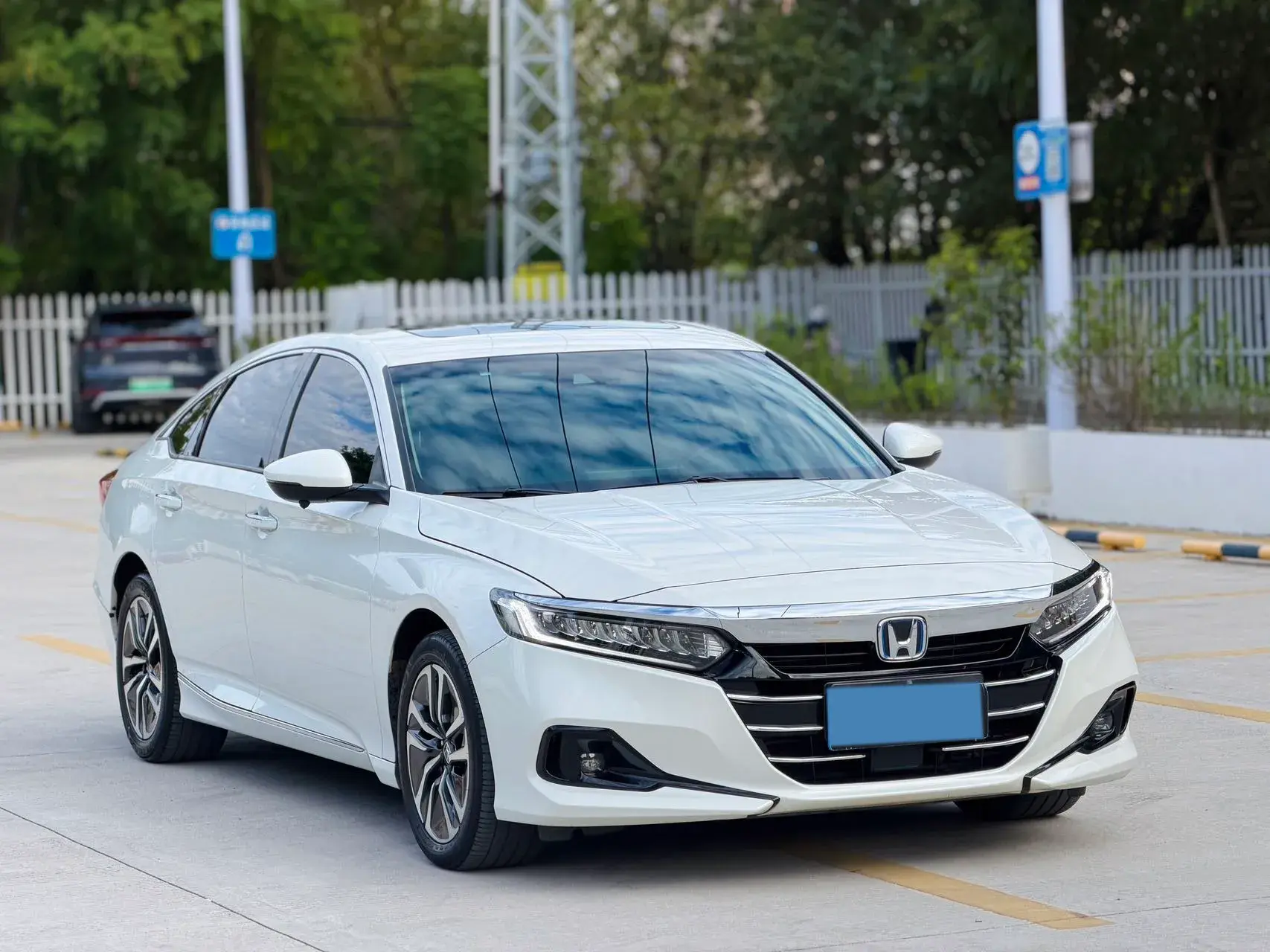 2022 HONDA ACCORD thumbnail 3