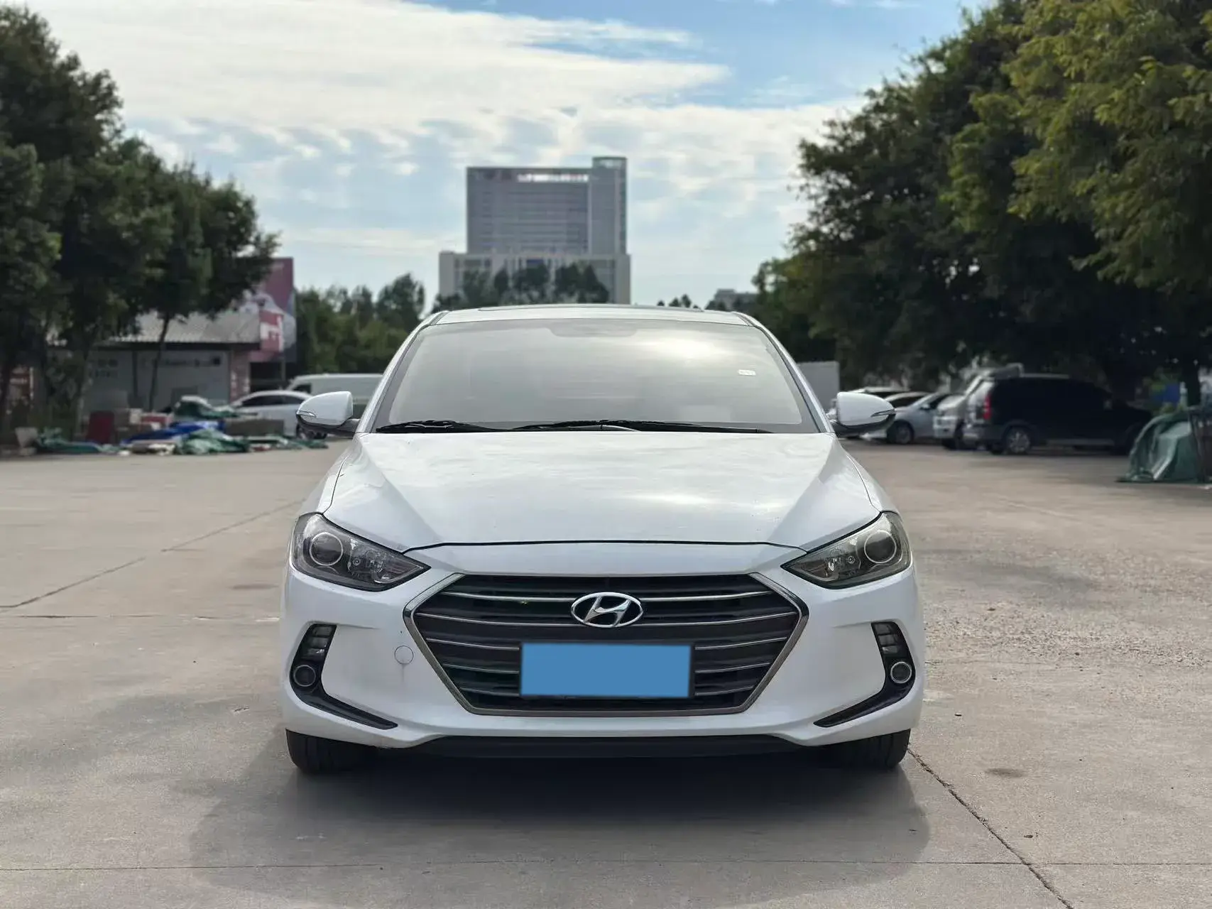 2018 HYUNDAI ELANTRA thumbnail 3