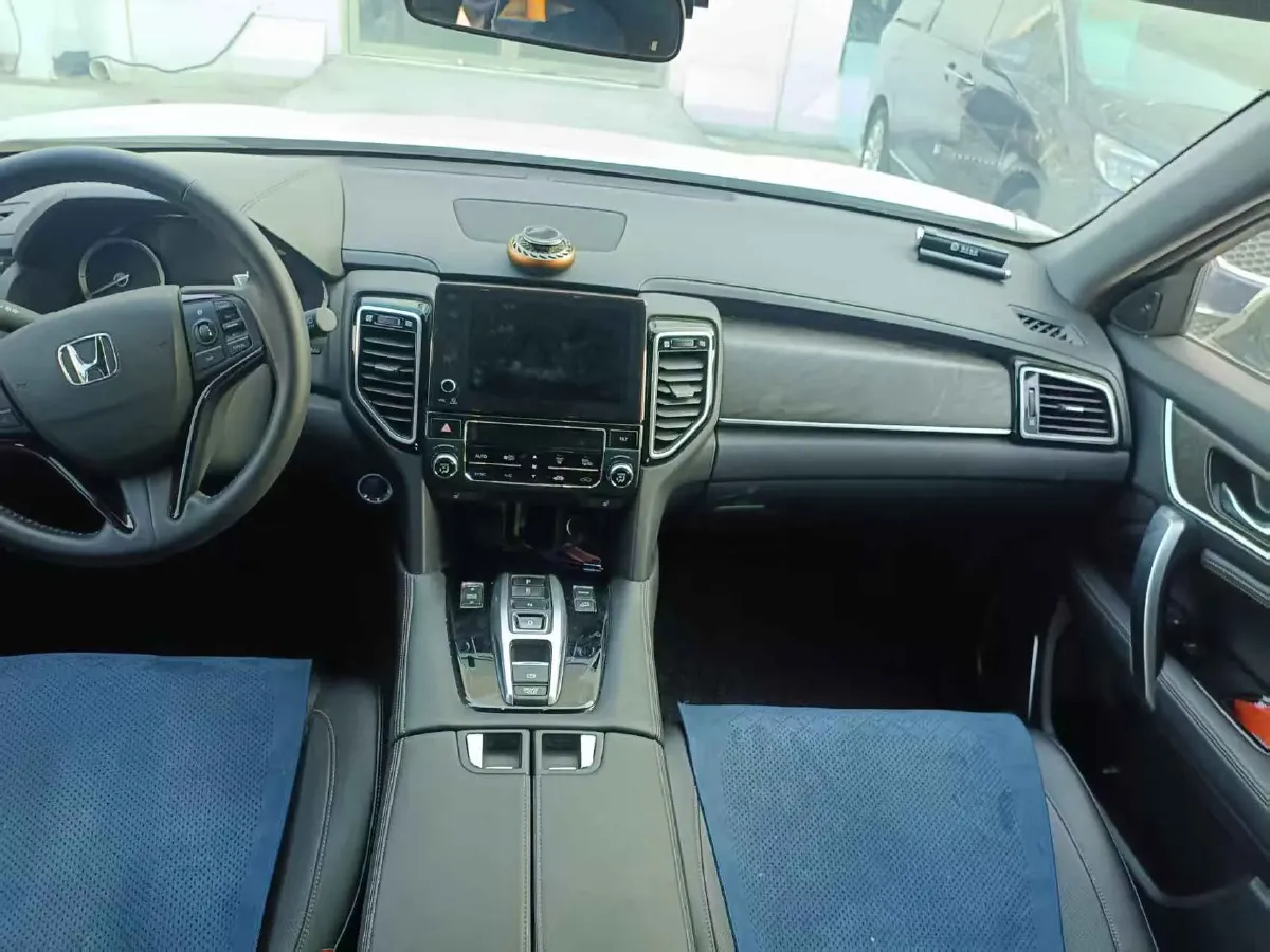 2020 Honda UR-V 2.0T 272HP L4 9AT,autocango,china used car exporter,china ev exporter,chinese used car exporter,chinese used ev exporter
