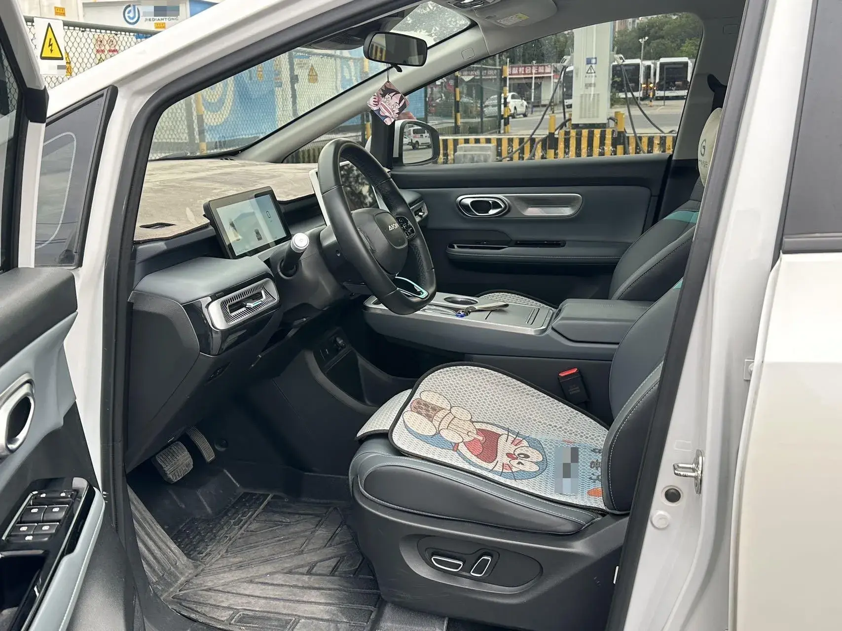 2023 AION Y thumbnail 2